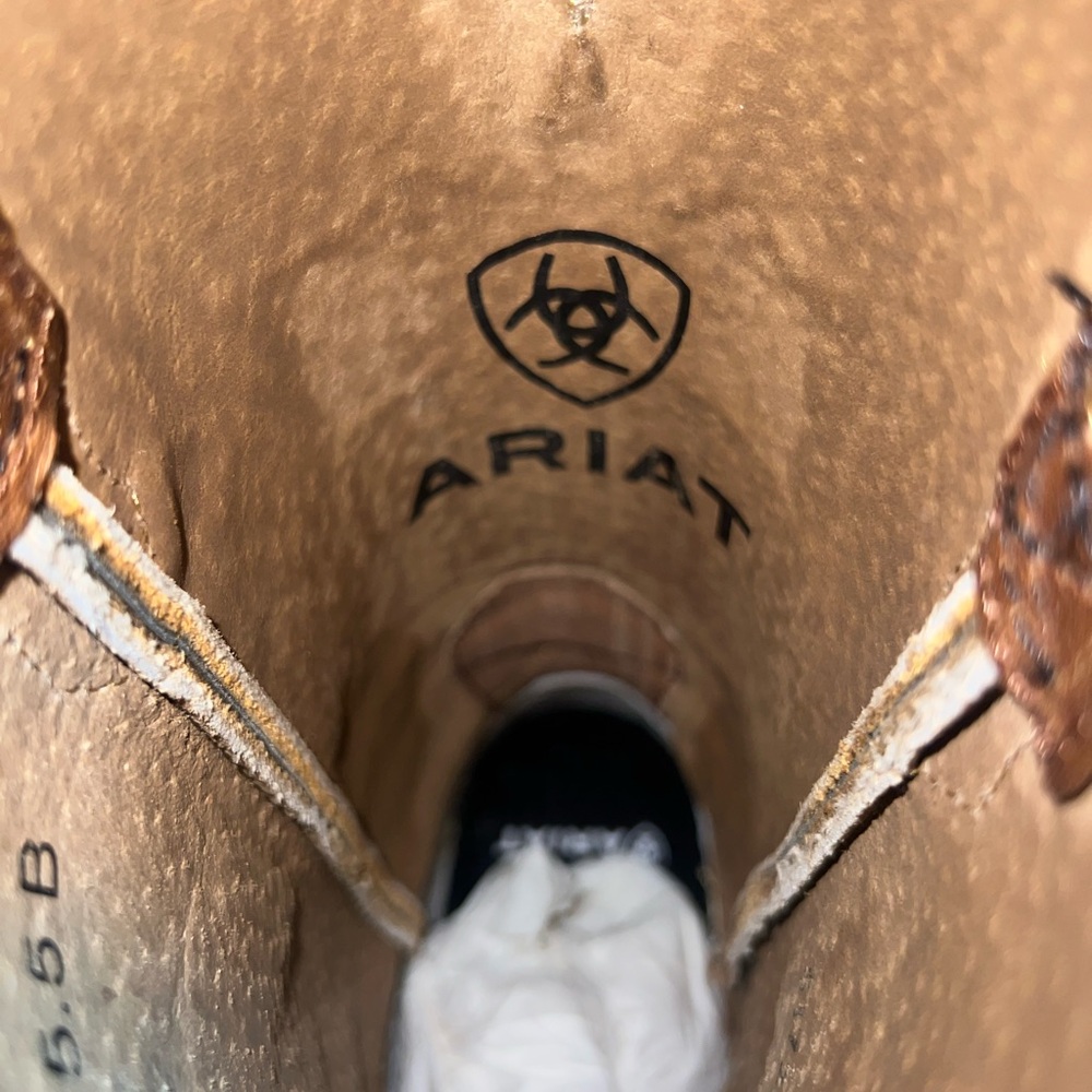 Ariat Brown and Gold Western Boots - Picture 6 of 8